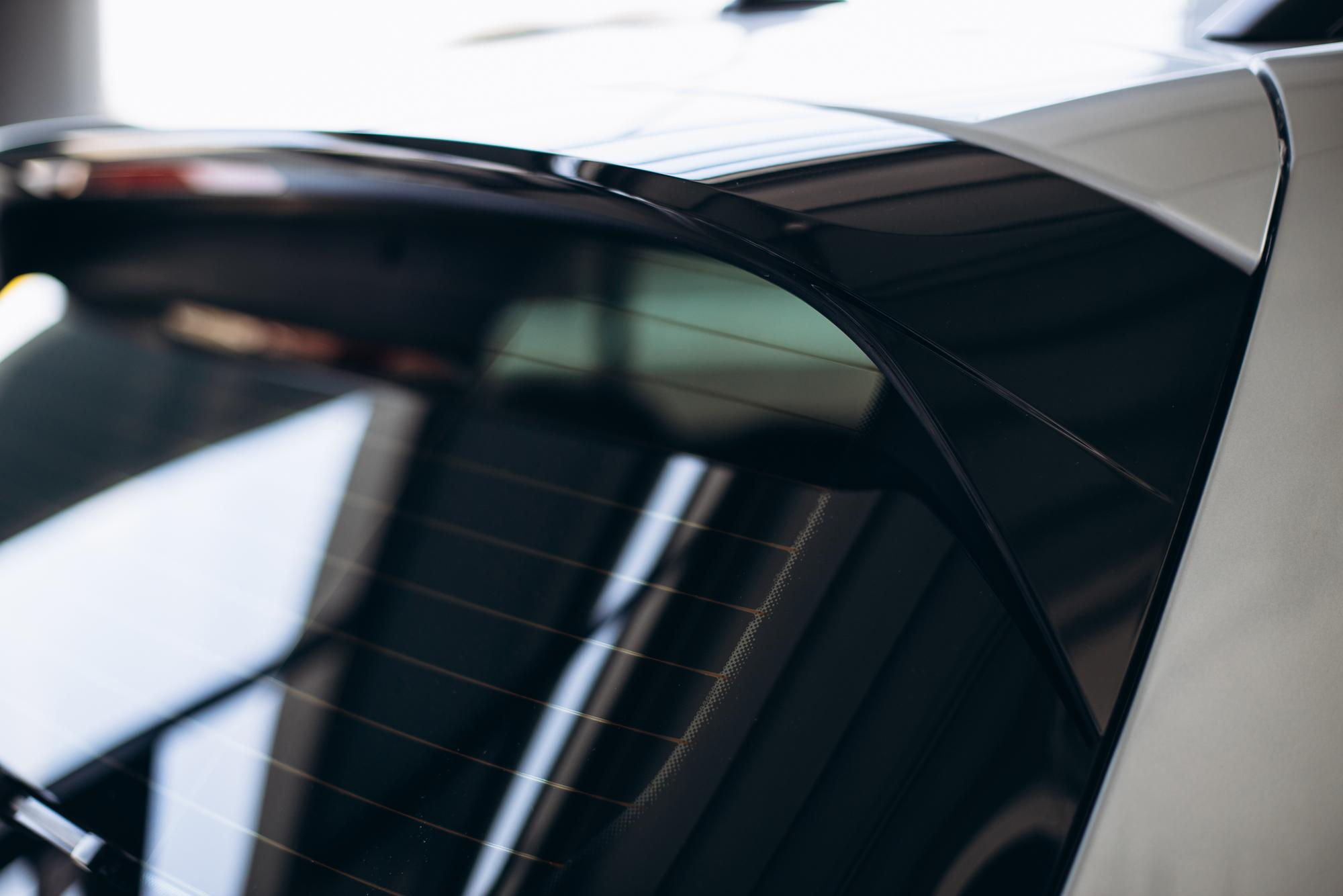 ¿Cuánto tarda realmente en tintarse un coche y de qué depende el tiempo de instalación?